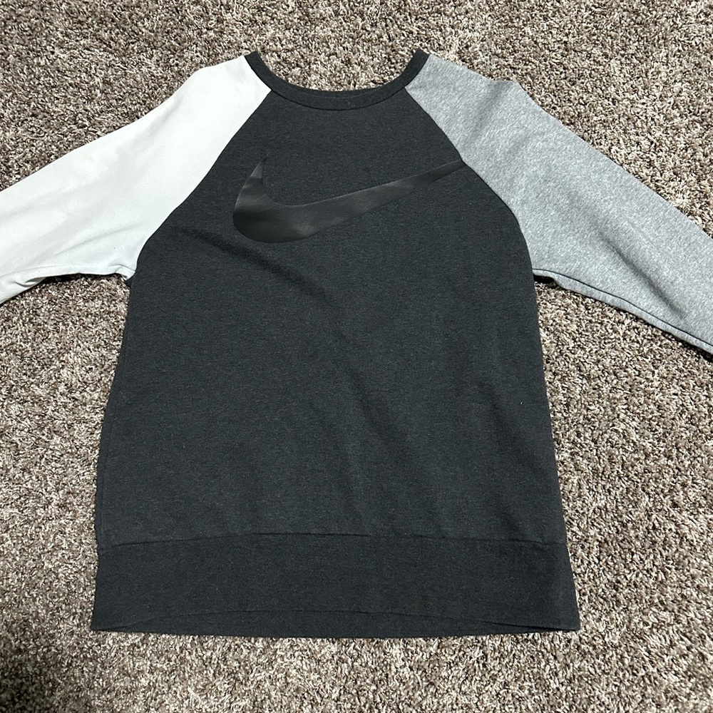 Nike sweater loose fitting